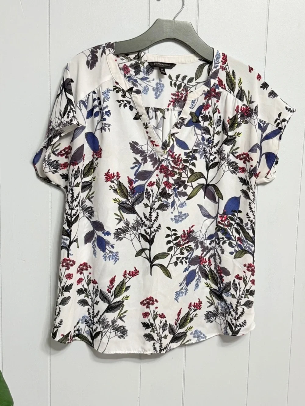 #16)  Banana Republic White Floral Short-Sleeve Blouse with Blue & Red Accents